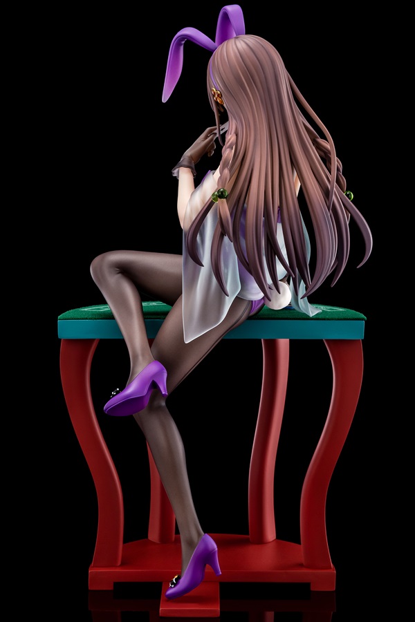 聖剣学院の魔剣使い』より花紫色バニースタイルのエルフィーネ