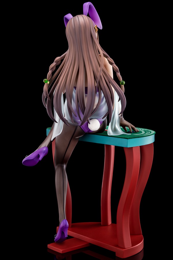 聖剣学院の魔剣使い』より花紫色バニースタイルのエルフィーネ